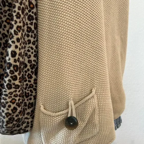 Vintage Tan long sleeve sweater with cute pocket mother of pearl button detail - Picture 4 of 8